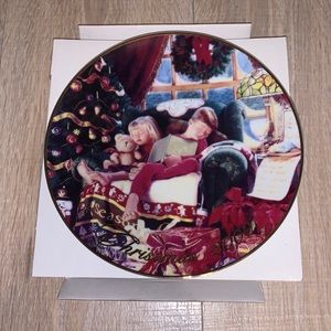 Avon fine collectibles Christmas Dreams 2000 Christmas plate by Mike Wimmer